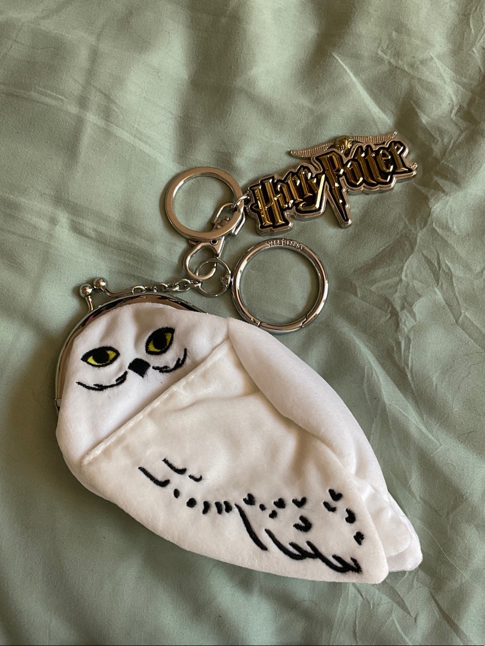 Vera Bradley White Owl Coin Purse Keychain with Gold Harry Potter Charm